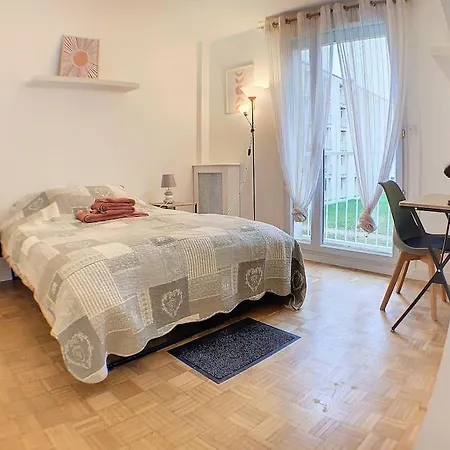 2 Bedrooms ベルサイユ